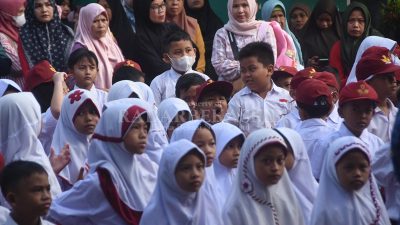 Biaya Seragam Jangan Beratkan Ortu