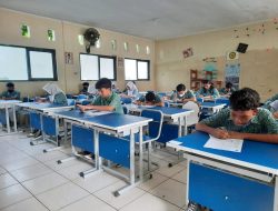 Sekolah Toleransi Siswa Tak Masuk Hari Pertama