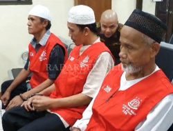 Alasan Kesal, Wowon Racuni Anak Istri