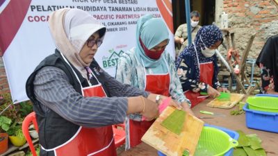Desa BESTARI Coca-Cola Europacific Partners Indonesia, Program Manajemen Kelola Sampah dan Potensi Baru Masyarakat Kabupaten Bekasi