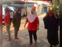 Warga  Antusias Rayakan HUT Kemerdekaan RI dengan Lomba Sangkut Besek