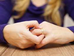 Alami Pembengkakan Akibat Cincin