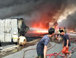 Polisi Selidiki Penyebab Kebakaran Gudang Palet