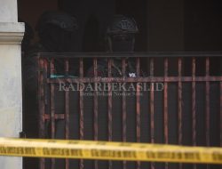 Temukan Belasan Pucuk Senjata Api