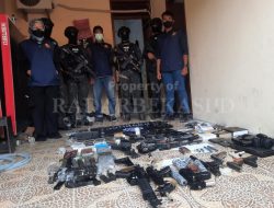 Tim Densus 88 Geledah Rumah Terduga Teroris di Bekasi Utara, Ini yang Ditemukan