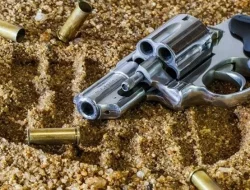 Sindikat Jual Beli Senpi Ilegal Ini Terbitkan KTA Palsu TNI AD, Harganya Dibanderol Ratusan Juta