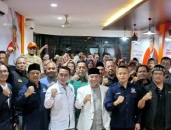 Kader NasDem, PKS, dan PKB di Bekasi Kawal Pendaftaran Pasangan AMIN