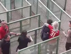 Lima Orang Bobotoh Nekat Nyusup ke Stadion Patriot Candrabhaga saat Persija vs Persib