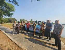 BRI Kanca Cikarang Berikan 660 Bibit Tanaman di Enam Desa   