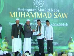 Pj Bupati Bekasi Serahkan Dana PHBI RP 10 Juta, Saat Maulid Nabi Muhammad SAW di Attaqwa
