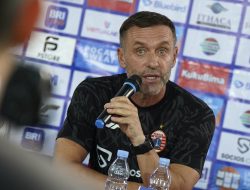 Persija vs Persib di Stadion Patriot Candrabhaga, Thomas Doll: Semua akan Bermain Penuh Motivasi   