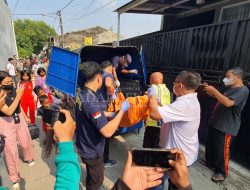 Pisau Menancap, Diduga Bunuh Diri