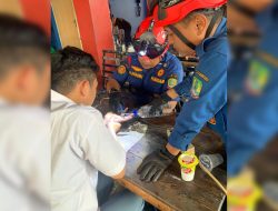 Petugas Damkar Selamatkan Jari Manis Pelajar