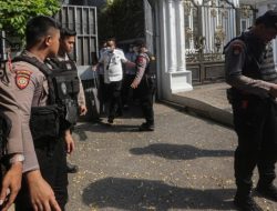 Rumah Firli di Bekasi Digeledah Polisi