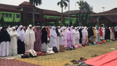 Ketuk Pintu Langit, Pemkot Bekasi dan Masyarakat Gelar Salat Minta Hujan