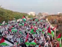 Ribuan Massa Aksi Bekasi Peduli Palestina Padati Kawasan Jababeka dan Stadion Wibawa Mukti