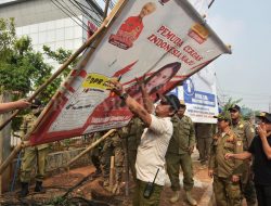 Puluhan Ribu Alat Peraga Ditertibkan di Kabupaten Bekasi
