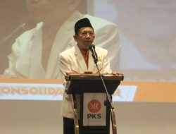 Kader dan Simpatisan PKS Urunan Buat Kaos Bergambar Pasangan AMIN