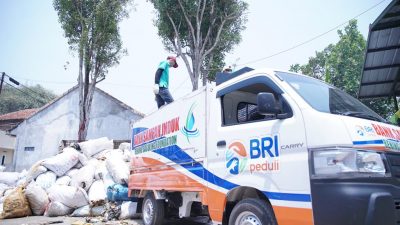 Ajak Masyarakat Tepi Sungai Citarum Kelola Sampah, Kolabs Yayasan Bening Saguling dan BRI Peduli