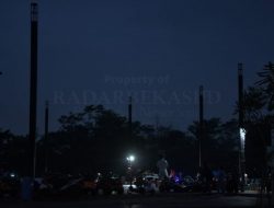 Alun-Alun Ajarwana Setu Bekasi Gelap   