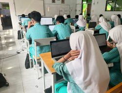 Sekolah di Bekasi Terapkan Metode Hybrid dalam Penilaian Sumatif Akhir