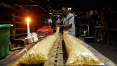 Harga Kedelai Naik, Ukuran Tempe Mengecil
