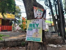 Warga Bekasi Protes Caleg Pasang APK di Pohon