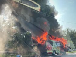 7 Penjelasan KONI Kota Bekasi Terkait Mobil Elf Terbakar di Tol Cipularang