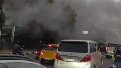 Ini Penyebab Asap Tebal di Jalan A.Yani Kota Bekasi