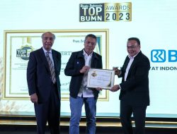 Dinobatkan sebagai BUMN Terbaik, BRI Boyong Tiga Penghargaan TOP BUMN Award   