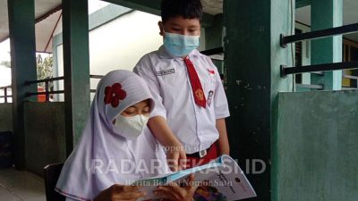 Siswa SD di Kota Bekasi Masih Butuh Bimbingan Tambahan Membaca   