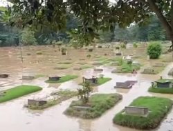 Banjir Area TPU Jatisari Bekasi, Kepala UPTD Pemakaman: Tidak Merusak Makam   