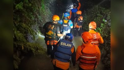 Tiga Anak Terseret Arus Saluran Air di Perumahan Taman Sentosa Bekasi, Satu Selamat, Dua Masih Dicari Tim SAR Gabungan