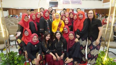 Dokter Spesialis RSUD Cibitung Kabupaten Bekasi Mainkan Angklung di Hari Ibu   