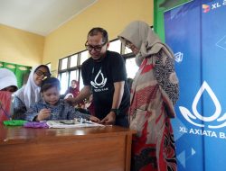 Dukung Komunitas Penyandang Disabilitas Garut, Karyawan dan Manajemen XL Axiata Mengajar di SLB