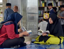 Dongkrak Minat Baca, Himatris Unisma Bekasi Gelar Teras Bahasa