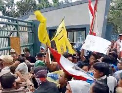 Aksi Massa Tuntut Pemkab Bekasi Ambil Alih Pengelolaan Pasar Induk Cibitung Berakhir Ricuh