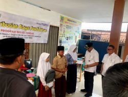 Penerima Manfaat Program Bekasi Cerdas Warga Kurang Mampu