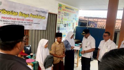 Penerima Manfaat Program Bekasi Cerdas Warga Kurang Mampu