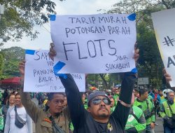 Potongan Tarif Tak Masuk Akal, Ribuan Ojol Ungkapkan Protes
