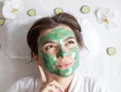 Buat Masker Alami Sendiri di Rumah dengan Bahan Ini