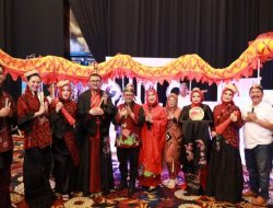 Pj Wali Kota Bekasi Bangga Tampilkan Busana Tiongkok di Acara Pekan Kesenian Jawa Barat