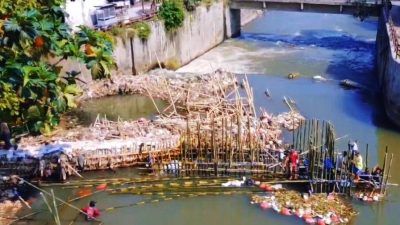 Petani Bangun Bendungan secara Swadaya