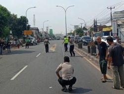 Pemotor Tewas Terlindas Truk Kontainer di Turunan Flyover Kranji   