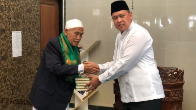 Jumat Keliling di Rawalumbu, Tri Adhianto: Hidup Itu Ibarat Supermarket, Boleh Ambil Apapun tapi Bertanggungjawab ke Kasir   