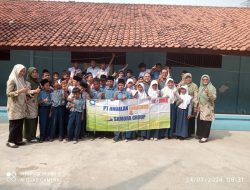 Wujud Peduli Pendidikan, PT Andalan Furnindo Kembali Salurkan Bantuan Seragam dan Perlengkapan Sekolah