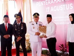 Pj Bupati Bekasi Dedy Supriyadi Serahkan SK Remisi Umum Warga Binaan Lapas Kelas II A Cikarang
