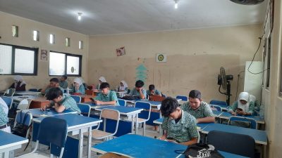 Sekolah di Kota Bekasi Siapkan Sarpras untuk ANBK SMP   