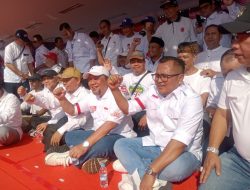 Heri-Sholihin Duduk Lesehan Saat Deklarasi Paslon Wali Kota Bekasi – Wakil Wali Kota Bekasi 2024