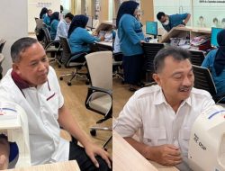 Siap Bertarung di Pilkada Kota Bekasi, Tri Adhianto dan Harris Bobihoe Jalani Pemeriksaan Kesehatan
